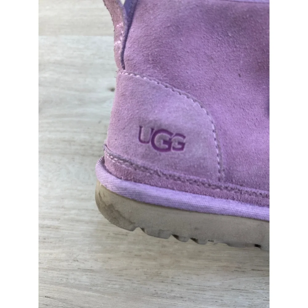 UGG Neumel Chukka Boots Lavender‎ Suede Lined Sheepskin Casual Size 6